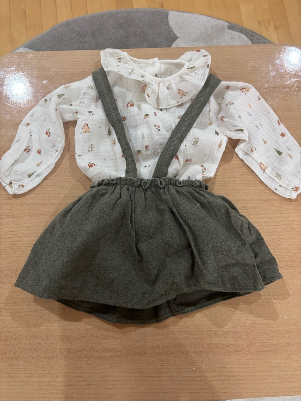 Rapife 18 MO NWOT European baby girl set with baby suit and matching skirt